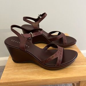 Apostrophe Wedge Sandals